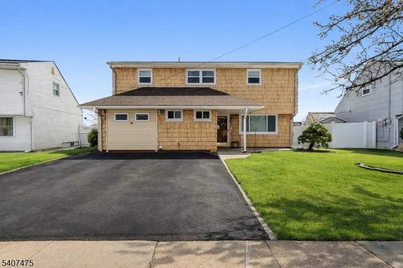 63 Tennyson St, Carteret Boro, NJ 07008