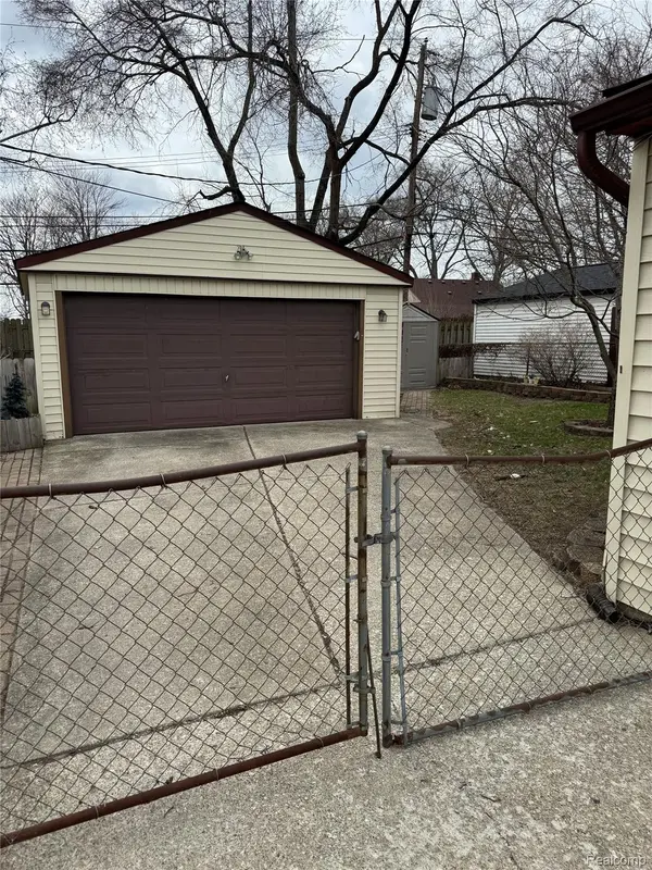 29045 Howard AVE, Madison Heights, MI 48071