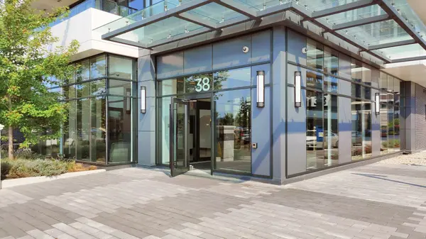 38 Water Walk DR #515, Markham, ON L3R 6M8