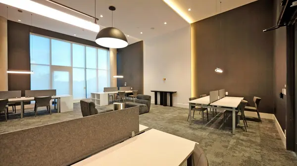 38 Water Walk DR #515, Markham, ON L3R 6M8