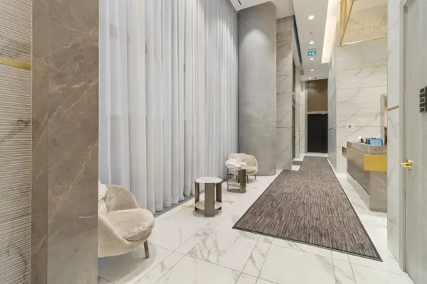 898 Portage Pkwy #2801, Vaughan, ON L4K 0J6