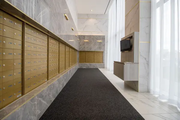 898 Portage Pkwy #2801, Vaughan, ON L4K 0J6