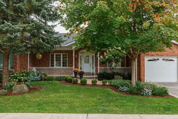 180 Russell ST E, Blue Mountains, ON N0H 1J0