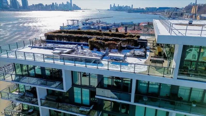 1200 Avenue At Port Imperial #705, Weehawken Twp., NJ 07086
