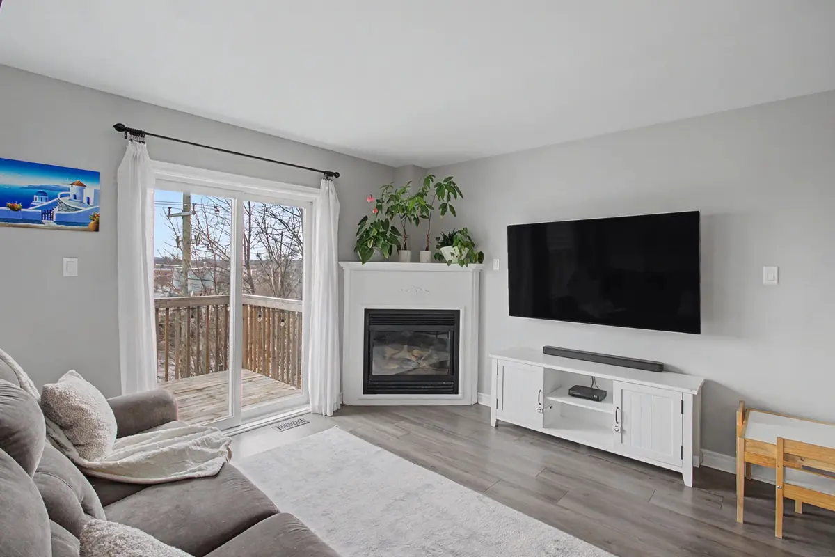 77 Lancaster CT, Georgina, ON L4P 3Z9