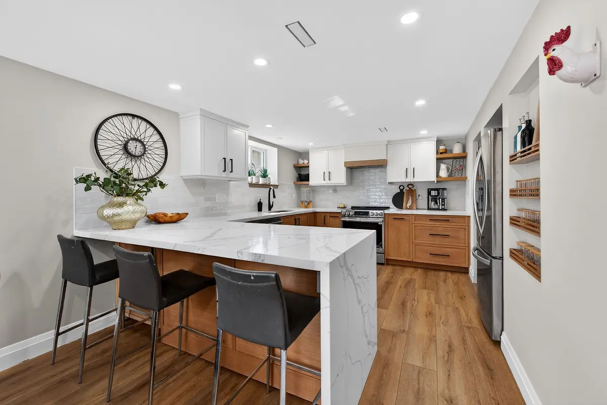 5418 ANTHONY PL, Burlington, ON L7L 3G8