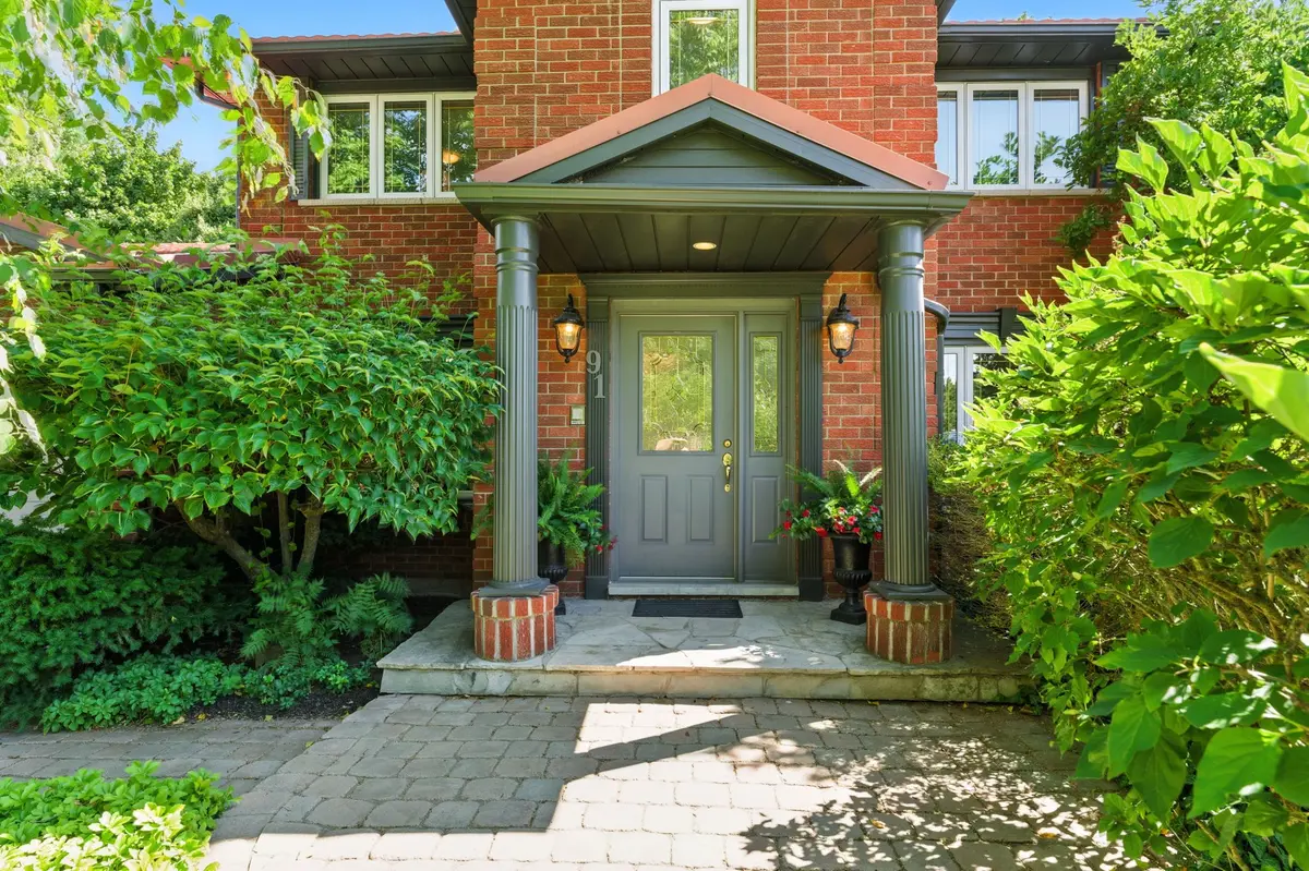 91 Abbey Close, Hamilton, ON L9G 4K9