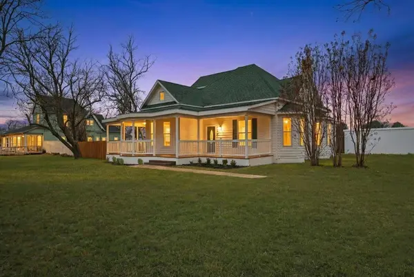 208 S Main Street, Collinsville, TX 76233