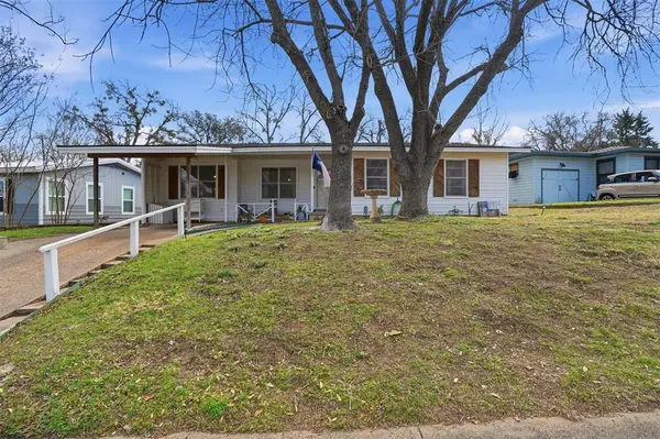 1315 Lamar Street S, Weatherford, TX 76086