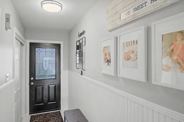 77 Lancaster CT, Georgina, ON L4P 3Z9