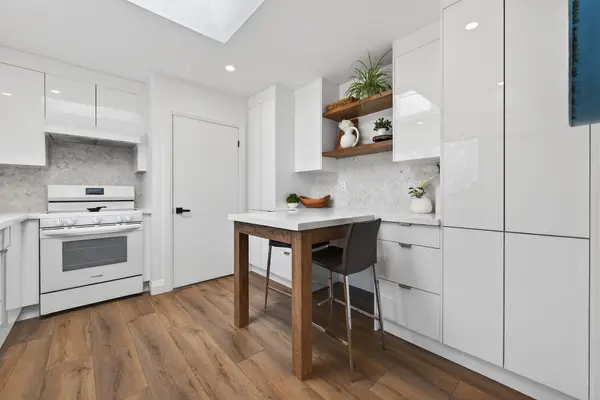 5418 ANTHONY PL, Burlington, ON L7L 3G8