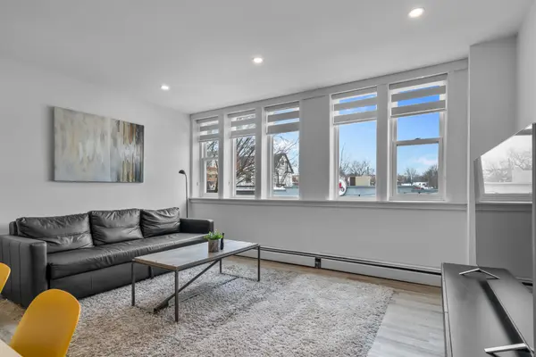 4595 Queen ST #1, Niagara Falls, ON L2E 2L7