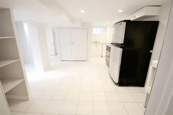 112 Leland ST #Bsmt Room, Hamilton, ON L8S 3A2