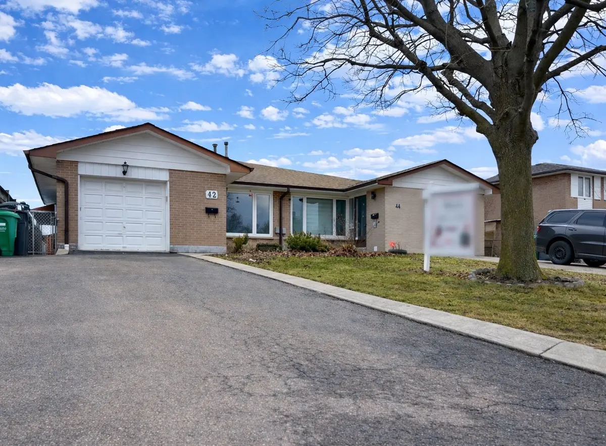 42 Wilton DR, Brampton, ON L6W 3A1