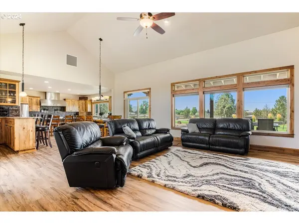 6150 NW KINGWOOD AVE, Redmond, OR 97756