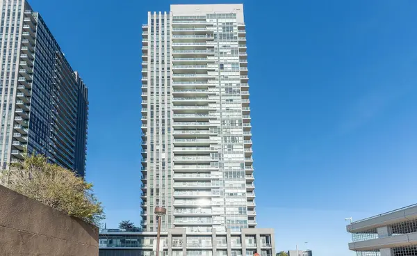 2 sonic WAY #310, Toronto C11, ON M3C 0P2