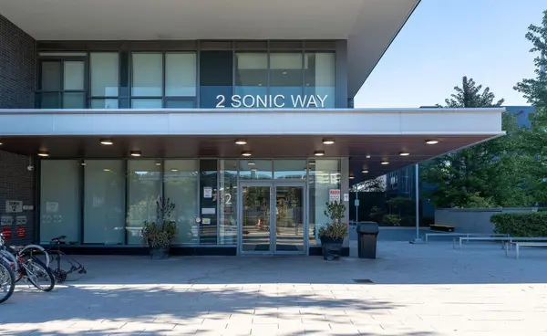 2 sonic WAY #310, Toronto C11, ON M3C 0P2