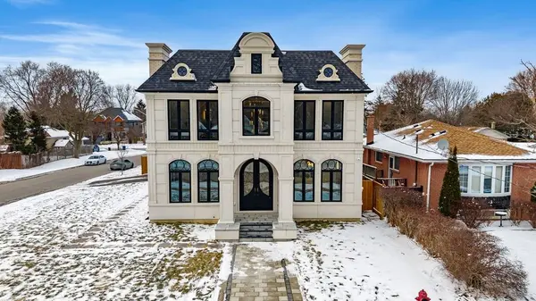 52 Child DR, Aurora, ON L4G 1Y5