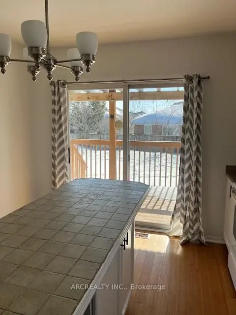 41 Canary Reed CT, Barrie, ON L4N 8S1