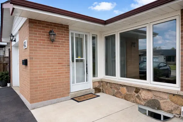 42 Wilton DR, Brampton, ON L6W 3A1