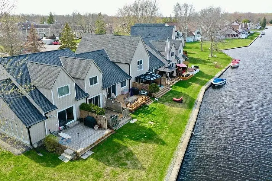 51 Laguna Pkwy #9, Ramara, ON L0K 1B0