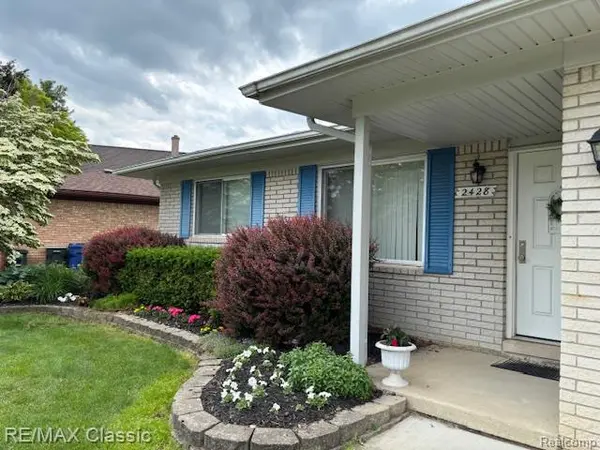 2428 Cabot ST, Canton Charter Township, MI 48188