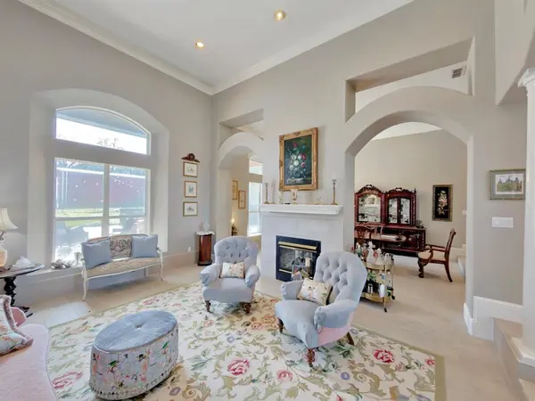 451 Land Of Goshen Drive, Springtown, TX 76082