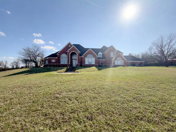 451 Land Of Goshen Drive, Springtown, TX 76082