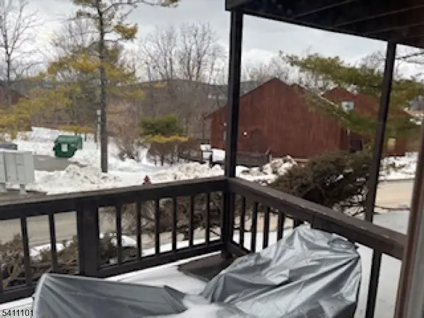 12 Stonehill Dr #1, Vernon Twp., NJ 07462