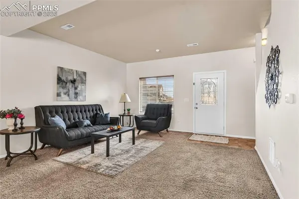 917 Silverqueen RD, Pueblo, CO 81008