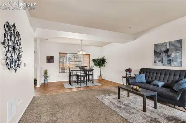 917 Silverqueen RD, Pueblo, CO 81008