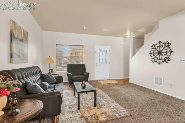 917 Silverqueen RD, Pueblo, CO 81008