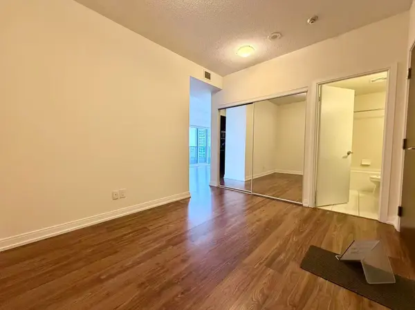 151 Village Green SQ #2207, Toronto E07, ON M1S 0K5