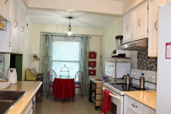 42 Lindridge AVE, Brampton, ON L6S 3X1