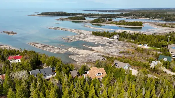 205 Eagle RD, Northern Bruce Peninsula, ON N0H 2R0