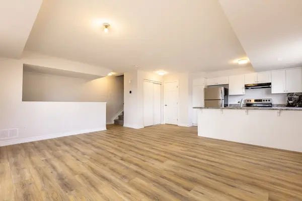 292 Zenith Private, Barrhaven, ON K2J 6N2