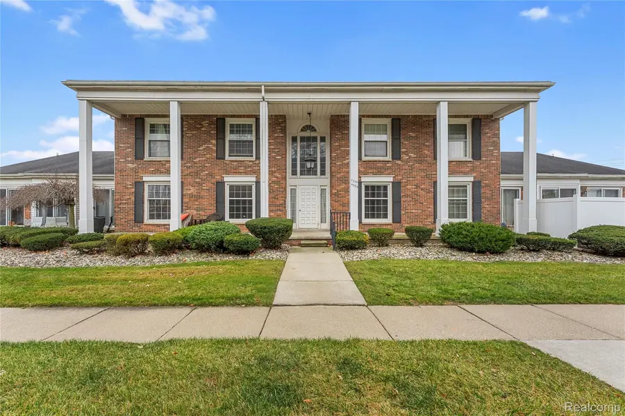 4655 Leisure LN #48, Trenton, MI 48183