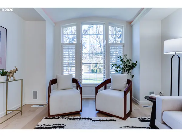 3858 MIRROR POND WAY, Eugene, OR 97408