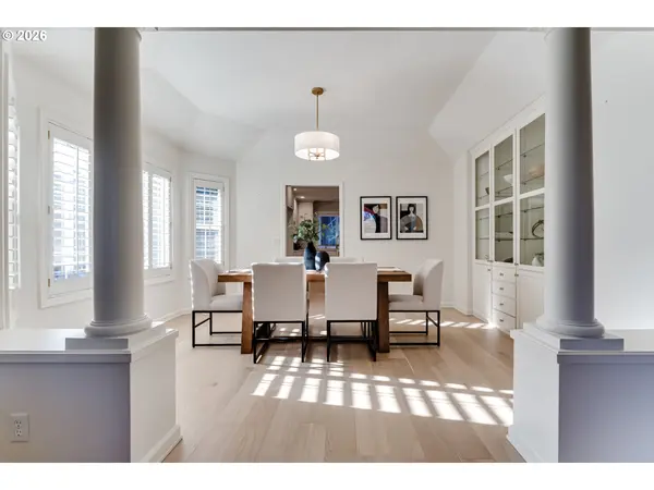 3858 MIRROR POND WAY, Eugene, OR 97408