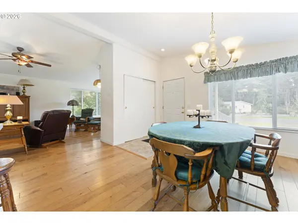 1600 RHODODENDRON DR #309, Florence, OR 97439