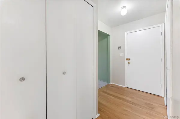 4655 Leisure LN #48, Trenton, MI 48183