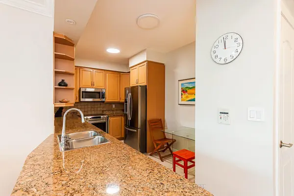 28 William Carson CRES #803, Toronto C12, ON M2P 2H1