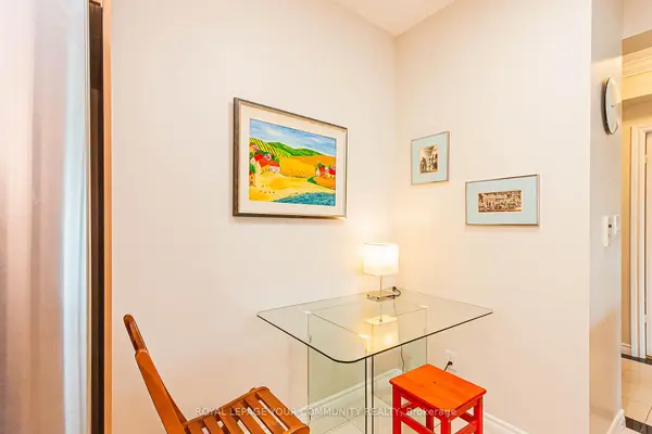 28 William Carson CRES #803, Toronto C12, ON M2P 2H1