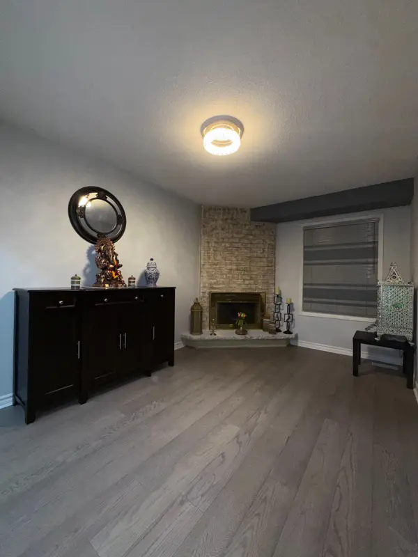 163 Mabley CRES, Vaughan, ON L4J 2Z7