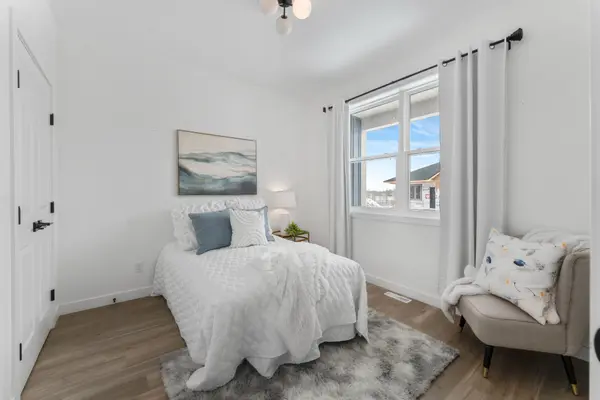 16 Silver Creek RD, Huron East, ON N0K 1W0