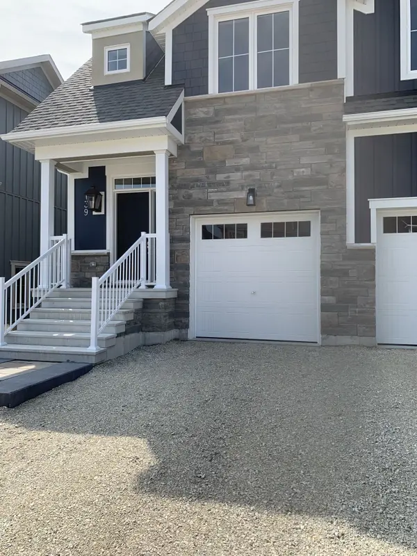 148 Sycamore ST, Blue Mountains, ON L9Y 4E4