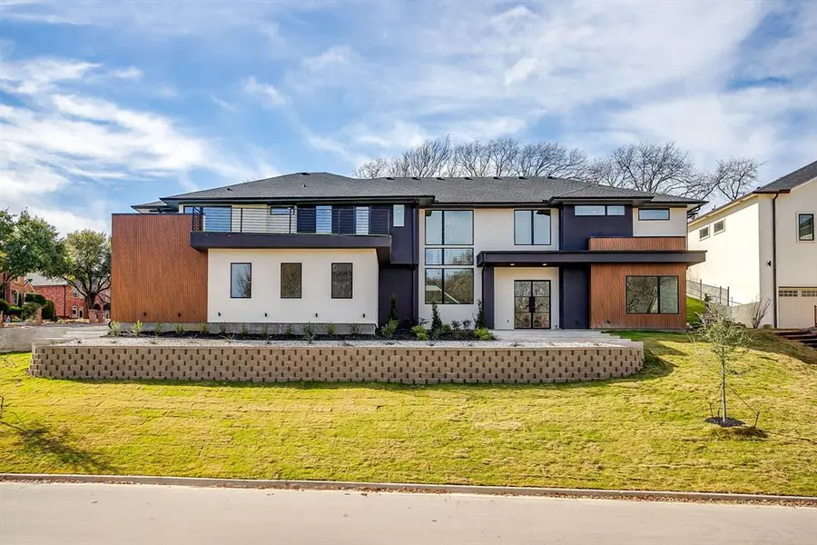 6301 Tiffany Oaks Lane, Arlington, TX 76016