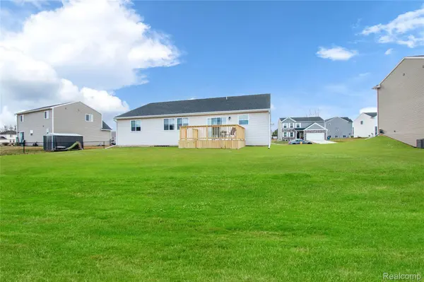 2824 Somerset ST, Lapeer, MI 48446