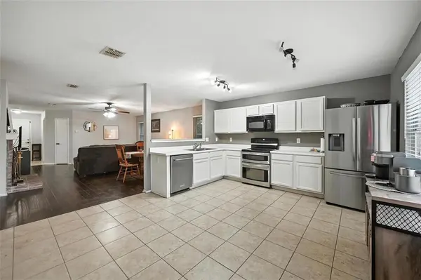 1217 Golden Sand Drive, Denton, TX 76210