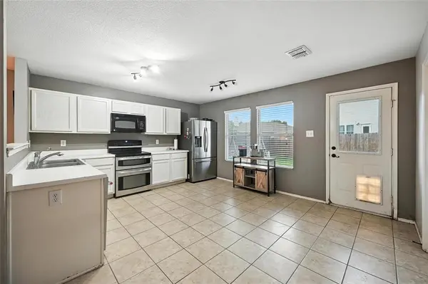 1217 Golden Sand Drive, Denton, TX 76210